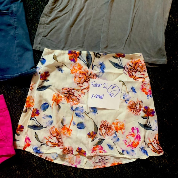 Clothing bundle! - Picture 2 of 9